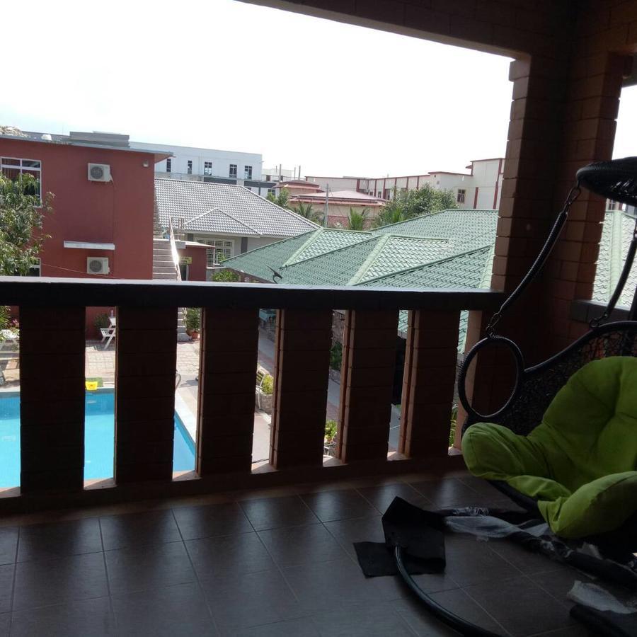 D Lima Beach Inn Пантай-Сенанг Экстерьер фото