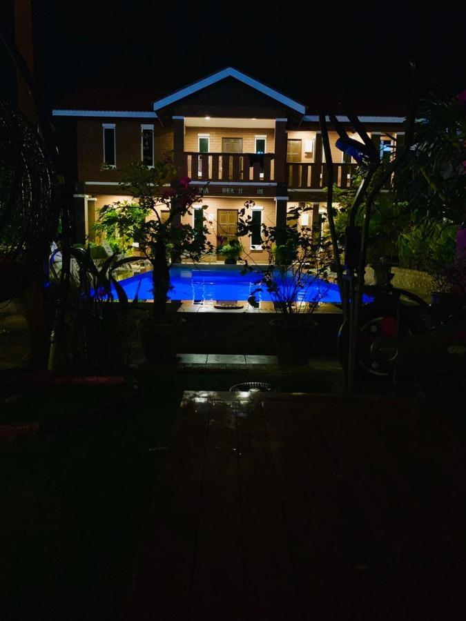 D Lima Beach Inn Пантай-Сенанг Экстерьер фото